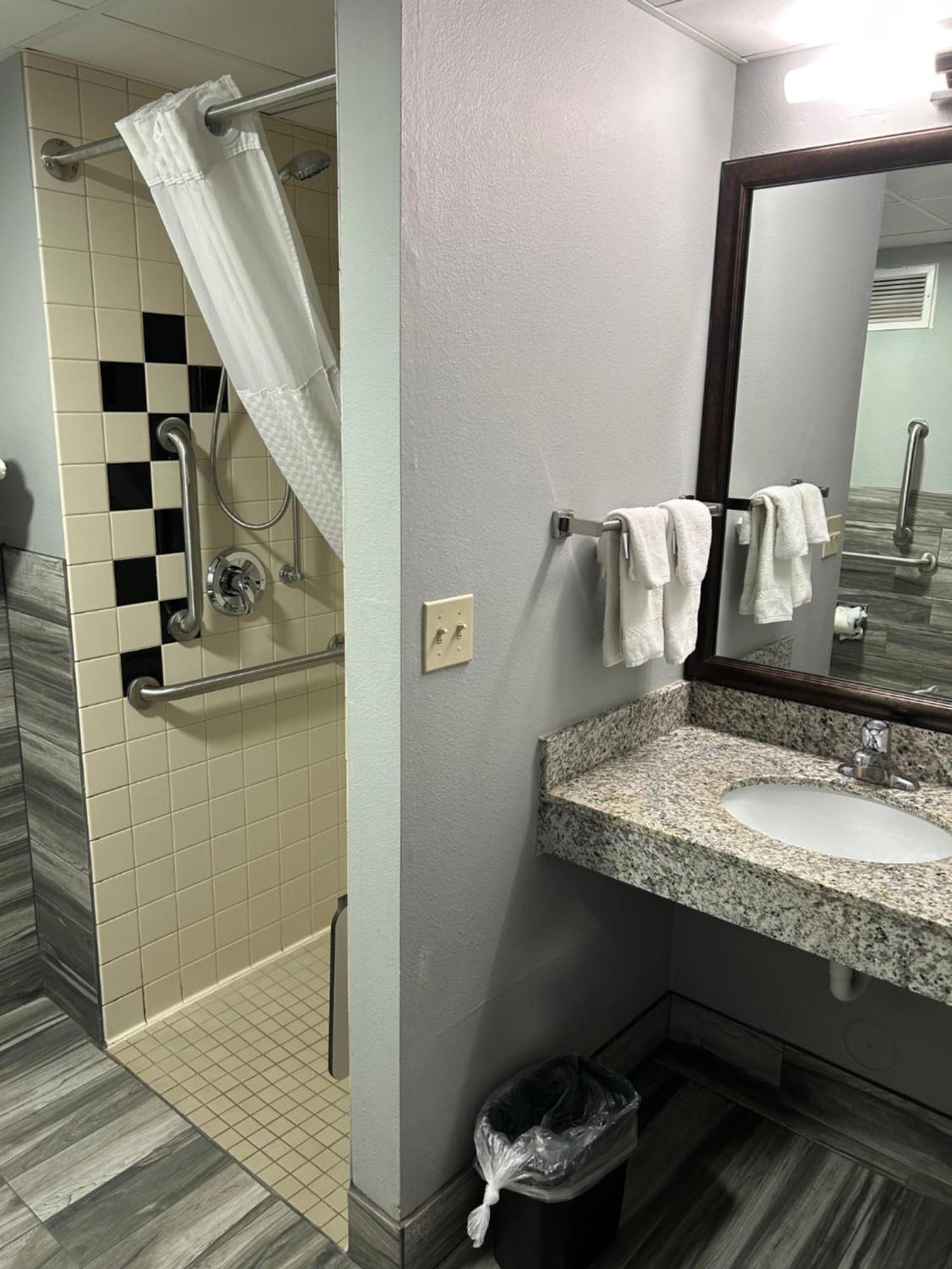 Americinn By Wyndham Ottumwa Dış mekan fotoğraf
